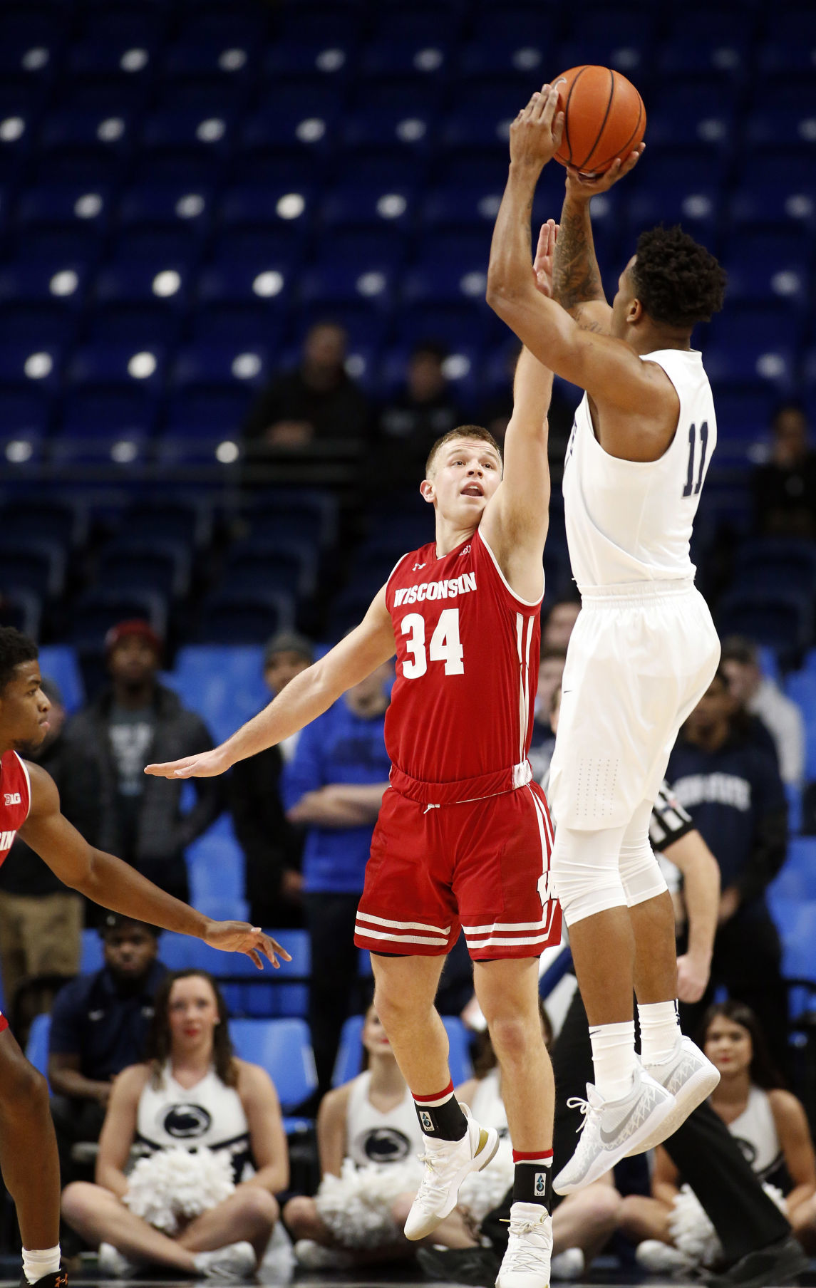 Badgers 71, Nittany Lions 52